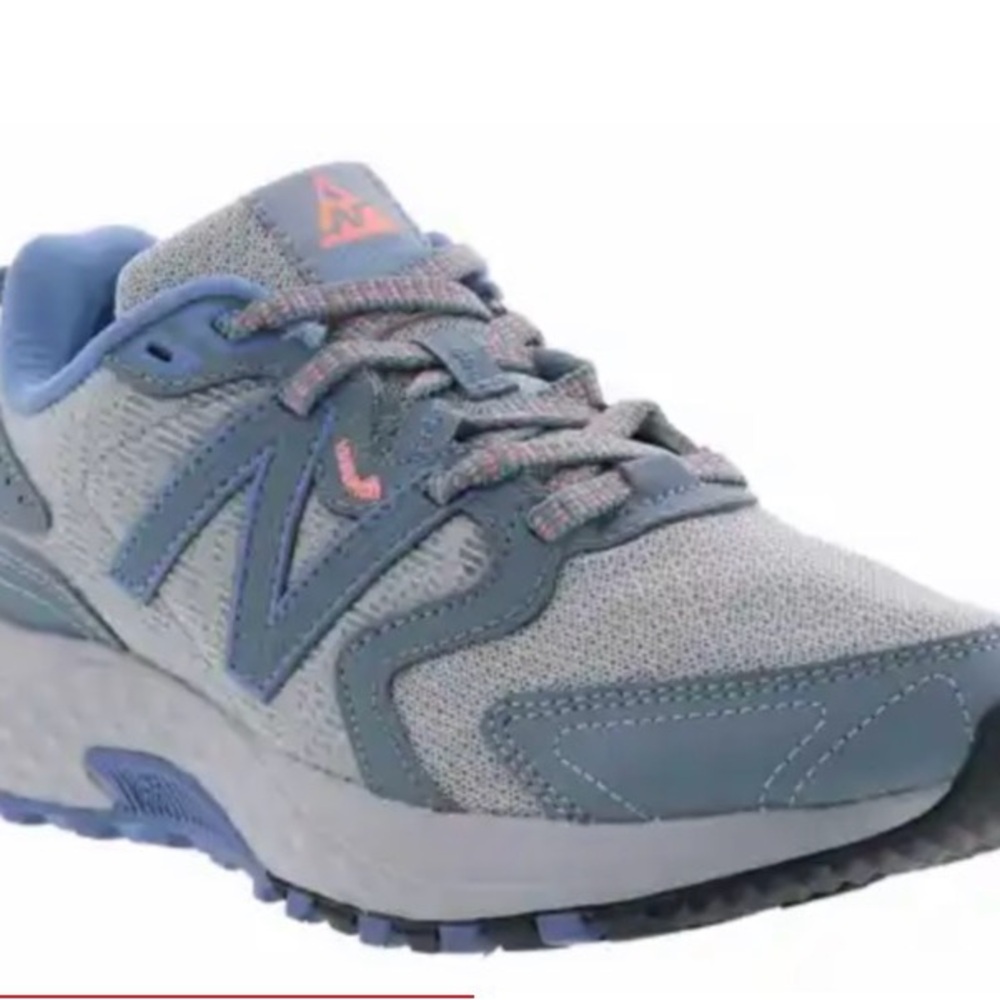 NEW BALANCE 410V7 WOMEN’S TRAIL RUNNING SHOE Size 7.5 EUC